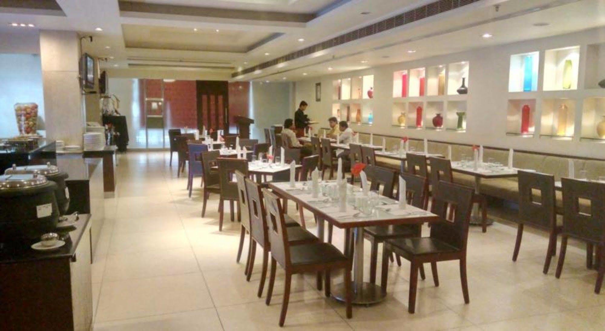 新罕布什尔州广场酒店 海得拉巴 外观 照片